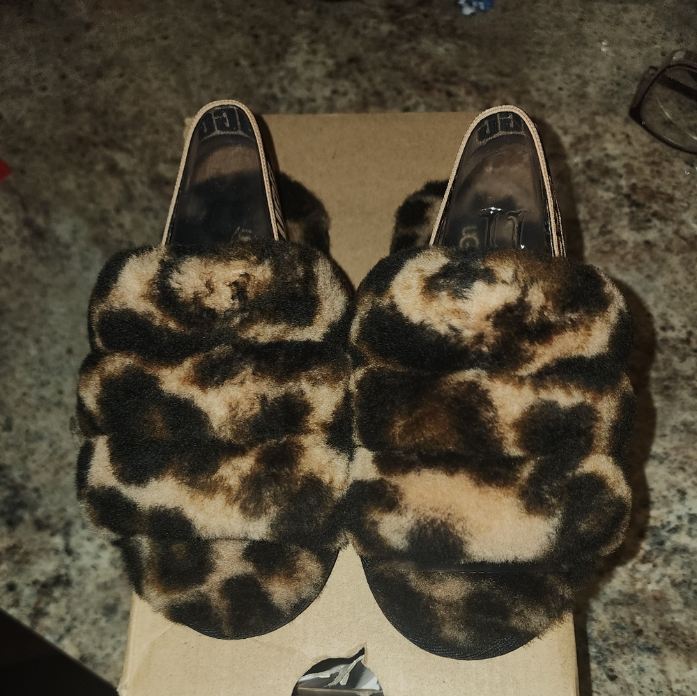 Uggs slippers